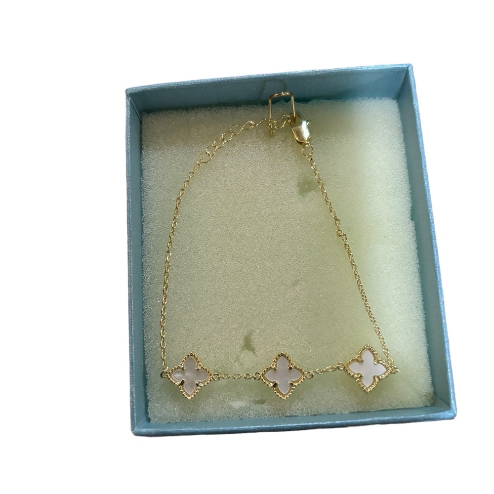 Adornia Mother of Pearl Flower Station Bracelet - Picture 4 of 5